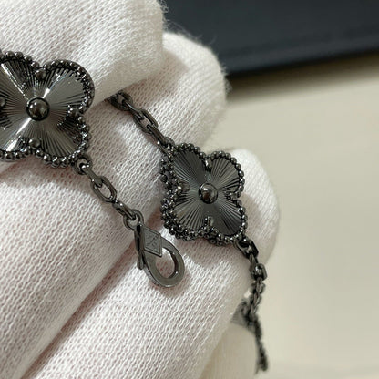 [Kismet Jewels ]CLOVER 5 MOTIF BLACK BRACELET