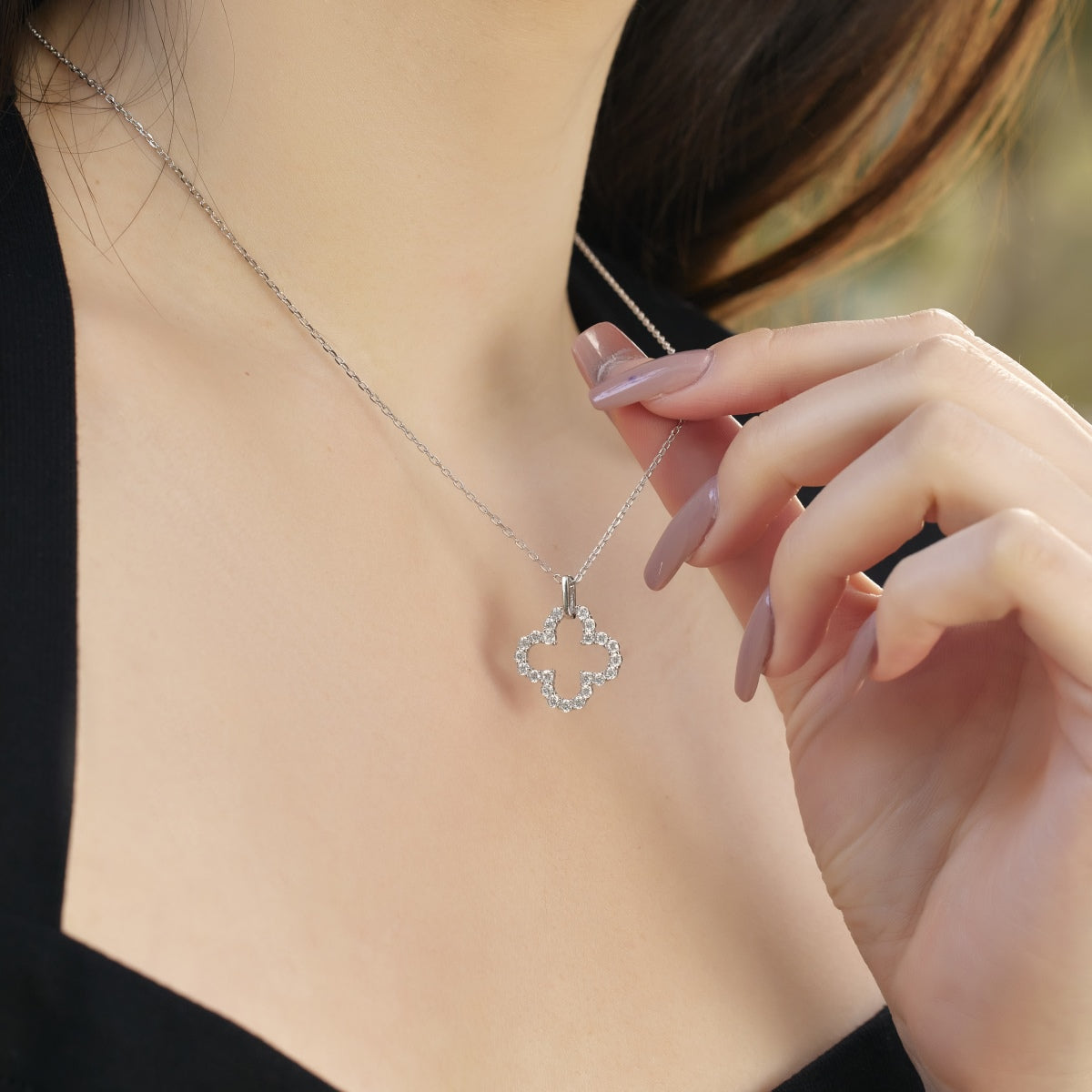 [Kismet Jewels ]Four-Leaf Clover Hollow Design Exquisite Necklace
