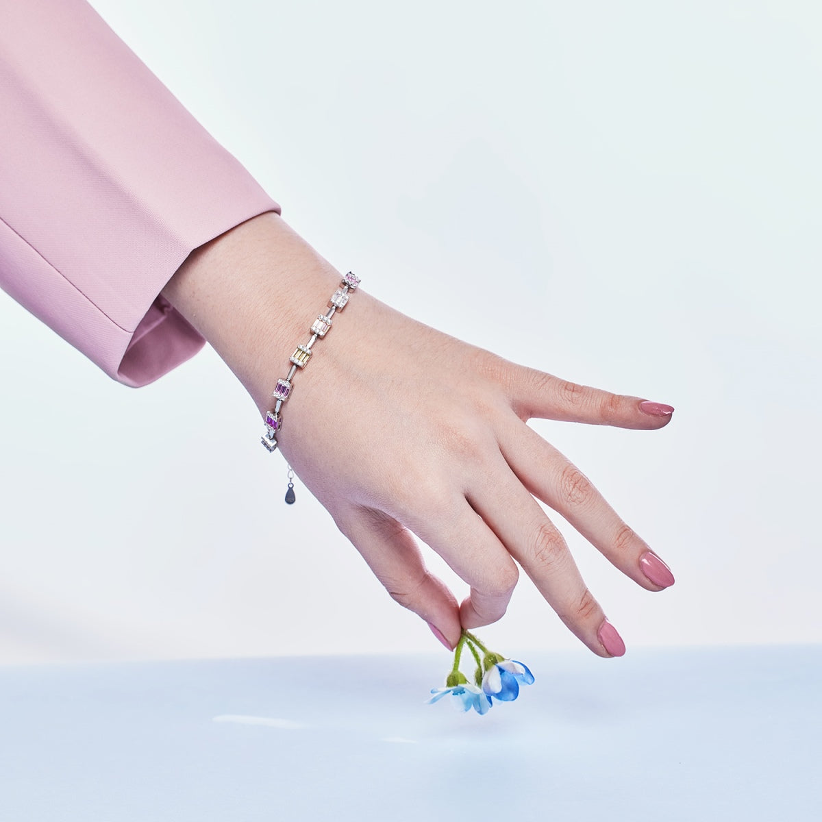 [Kismet Jewels ]Dainty Charming Emerald Cut Daily Bracelet