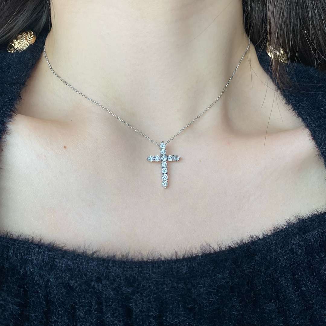 [Kismet Jewels ]Unique Cross Shape Necklace