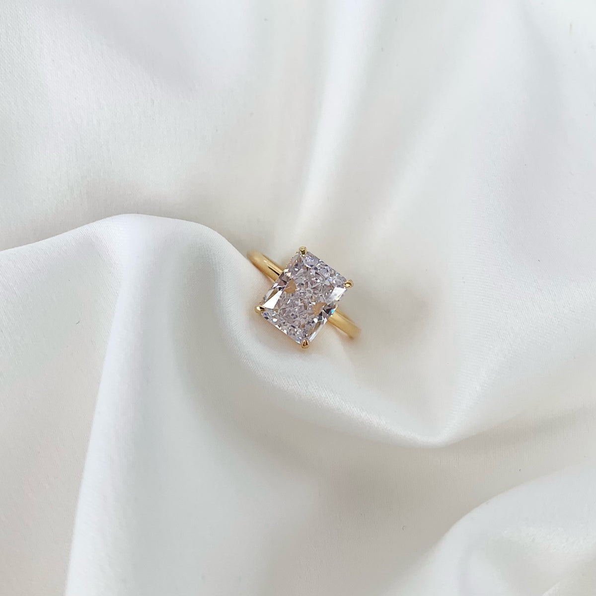 [Echo Fine ]4.0 Carat Ornate Enchanting Radiand Cut Banquet Ring