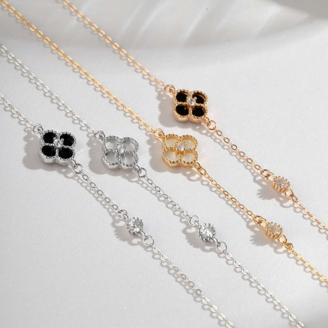 [Kismet Jewels ]Delicate Four Leaf Clover Bracelet