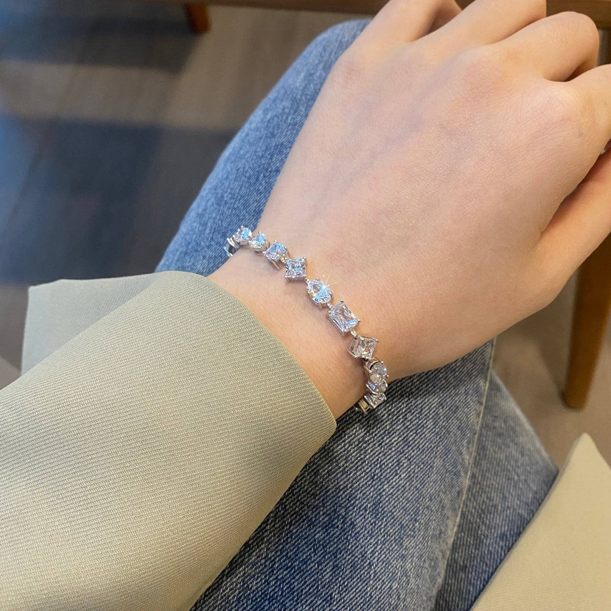 [Kismet Jewels ]Unique Exquisite Multi Cut Daily Bracelet