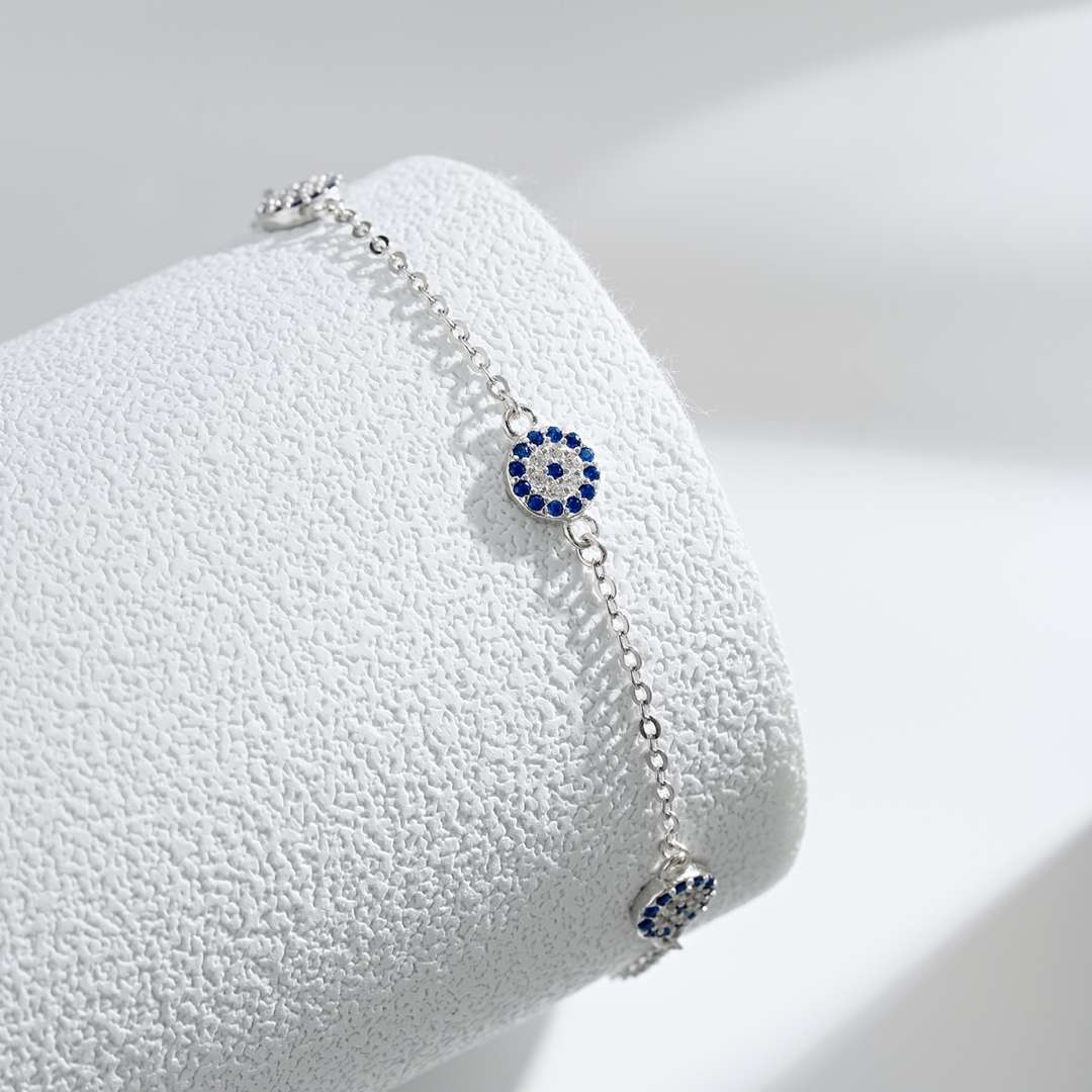 [Kismet Jewels ]Delicate Round Shape Pendent Necklace