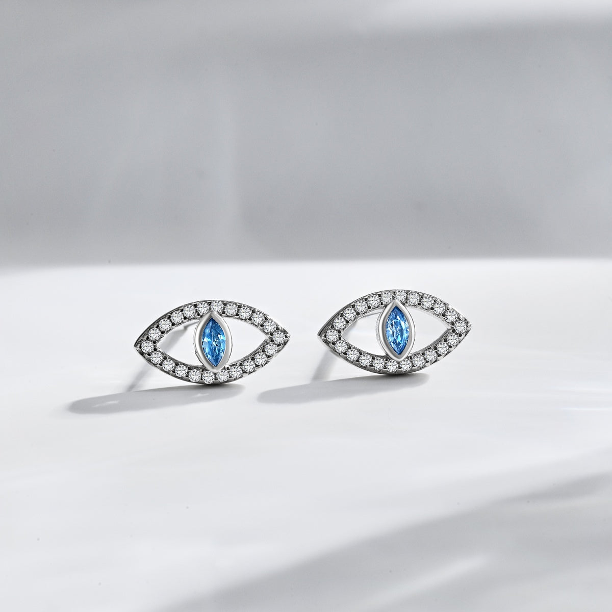 [Kismet Jewels ]Blue Devil Eyes Hollow Stud Earrings