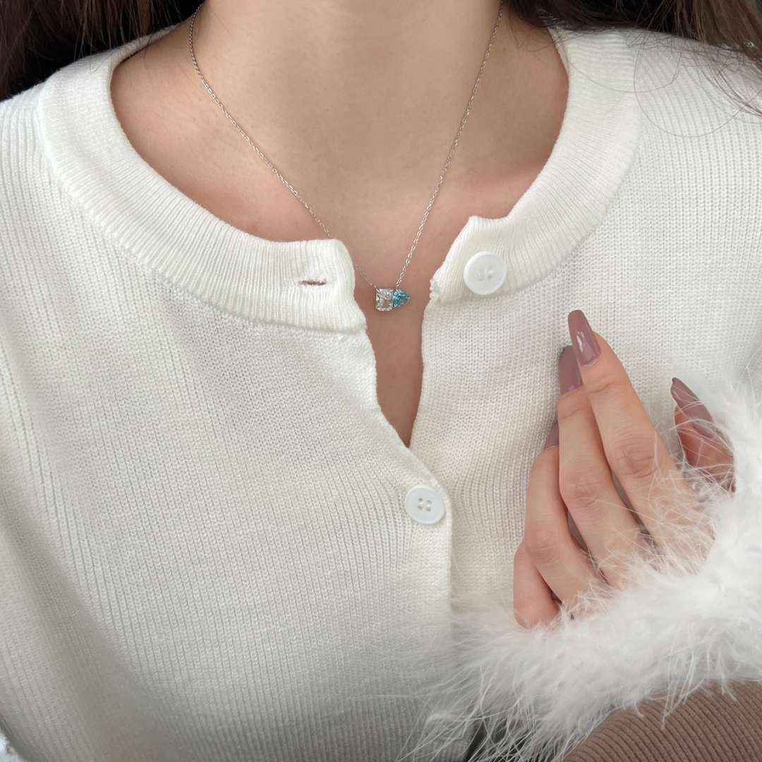 [Kismet Jewels ]Dazzling Square & Heart Shape Necklace