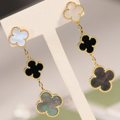 [Kismet Jewels ]CLOVER EARRINGS GOLD ONYX MOP 3 MOTIF