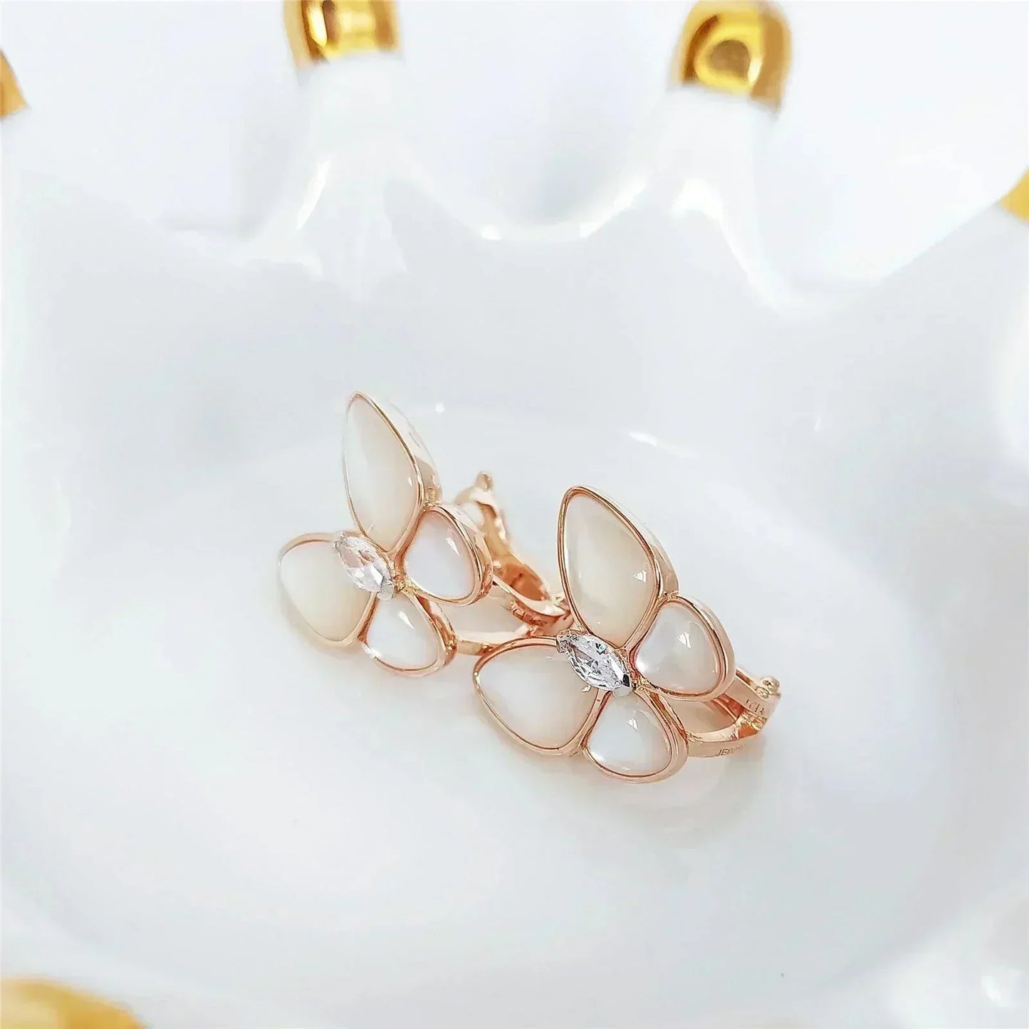 [Kismet Jewels ]BUTTERFLY MOP DIAMOND EARRINGS