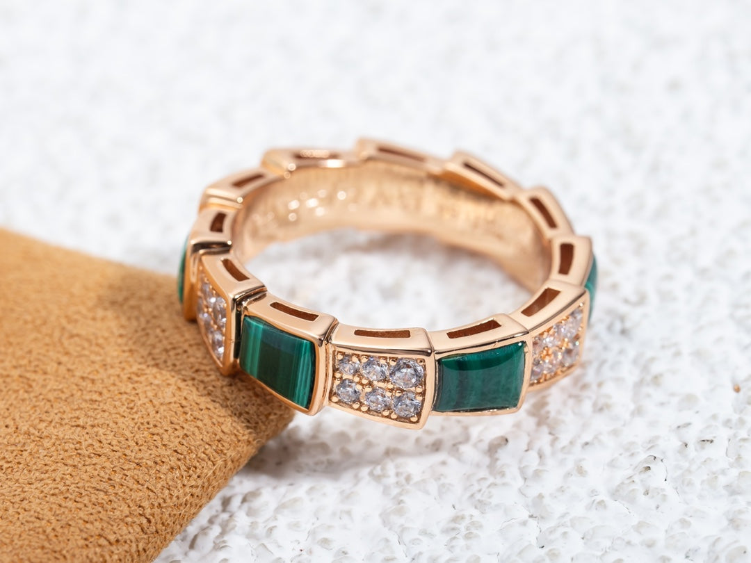 [Echo ]SERPENTI RING PINK GOLD MALACHITE DIAMOND PAVED 4MM