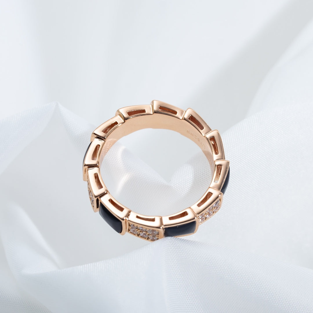 [Kismet Jewels ]SERPENTI RING PINK GOLD BLACK MOP DIAMOND PAVED 4MM