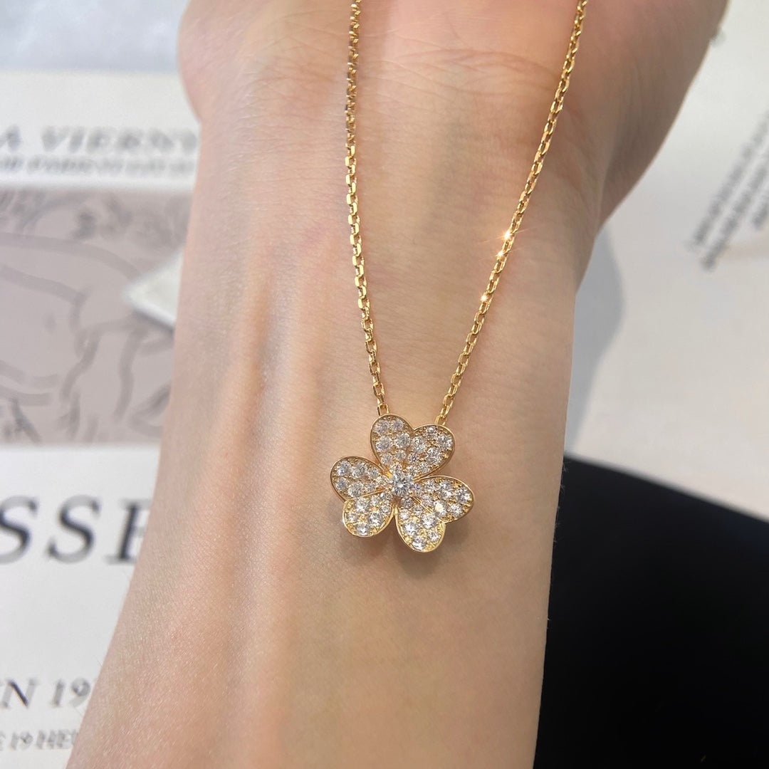 [Kismet Jewels ]FLOWER DIAMOND NECKLACE