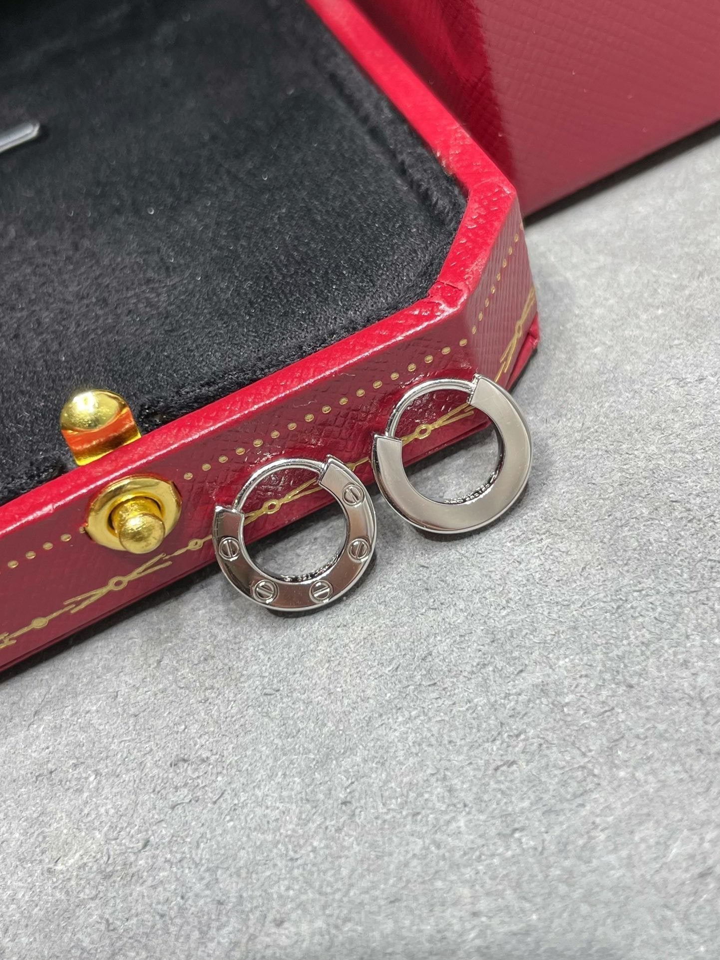 [Kismet Jewels ]LOVE MINI EARRINGS