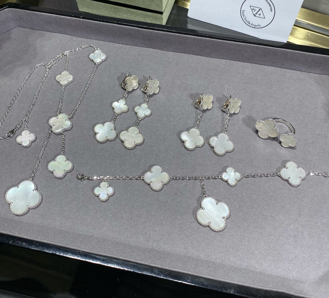 [Kismet Jewels ]CLOVER 5 MOTIF WHITE MOP SILVER BRACELET