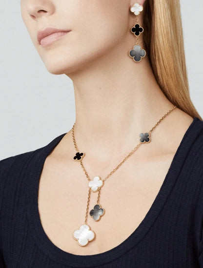 [Kismet Jewels ]CLOVER 3 MOTIF MOP ONYX DARK MOP PINK GOLD EARRINGS