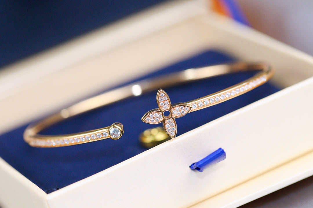 [Kismet Jewels ]IDYLLE PINK GOLD OPEN BRACELET DIAMOND PAVED