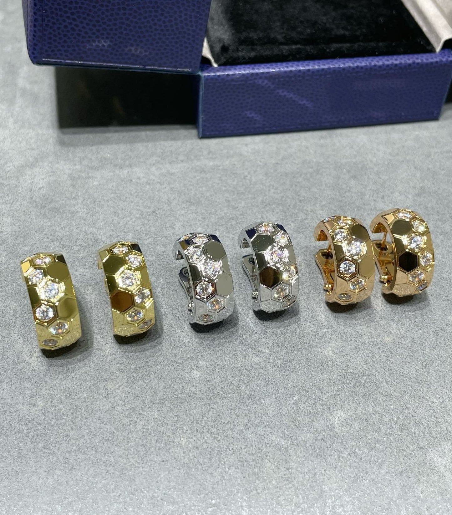 [Kismet Jewels ]BEE LOVE DIAMOND HOOP EARRINGS