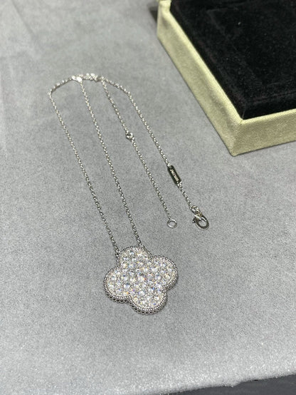 [Kismet Jewels ]CLOVER 25MM LARGE PENDANT DIAMOND PAVED SILVER NECKLACE