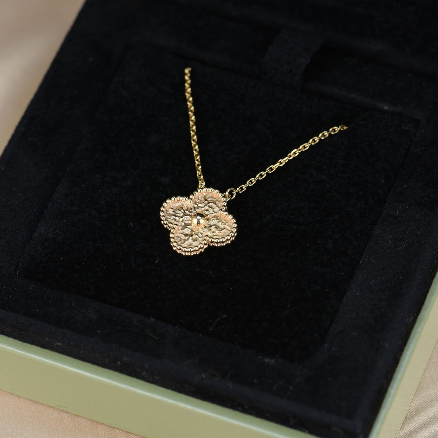 [Kismet Jewels ]CLOVER 15MM  BRONZING NECKLACE