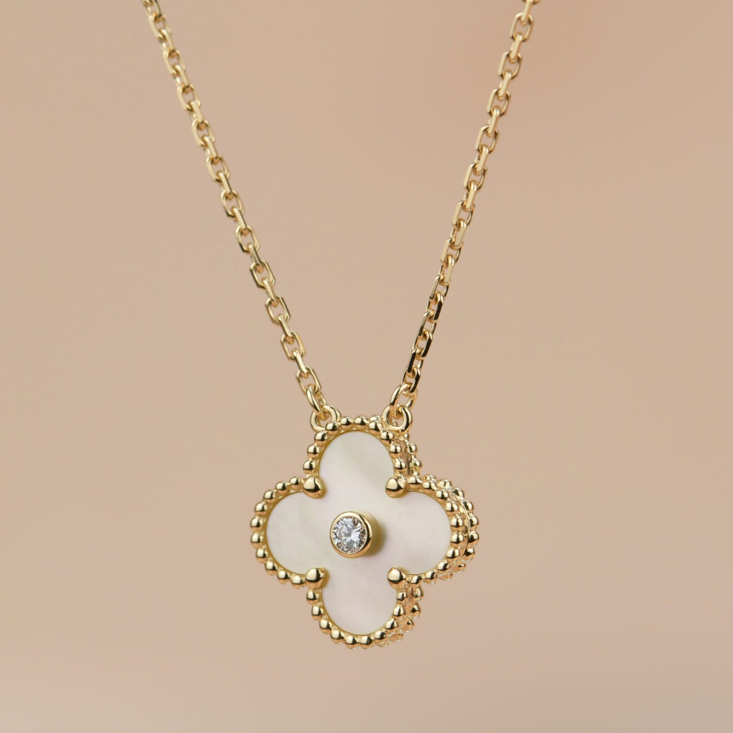 [Kismet Jewels ]CLOVER 15MM DIAMOND GOLD MOTHER OF PEARL NECKLACE