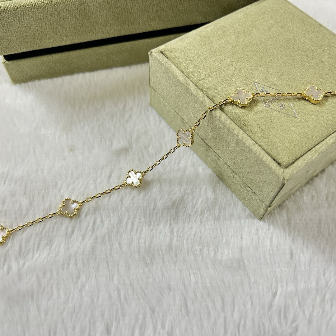 [Kismet Jewels ]CLOVER 6 MOTIF WHITE MOP BRACELET