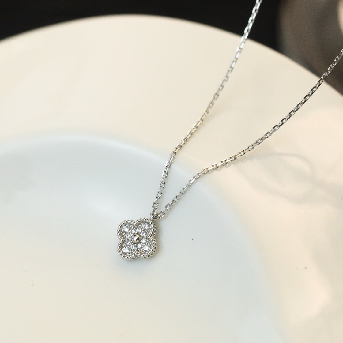 [Kismet Jewels ]CLOVER MINI 9.5MM PENDANT DIAMOND NECKLACE
