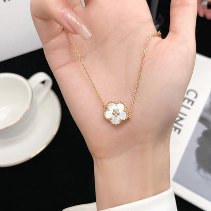 [Kismet Jewels ]LUCKY WHITE MOP PLUM BLOSSOM  BRACELET