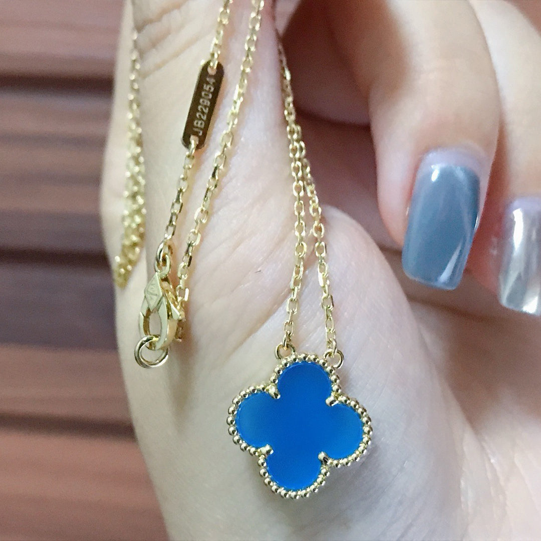 [Kismet Jewels ]CLOVER 15MM BLUE AGATE NECKLACE