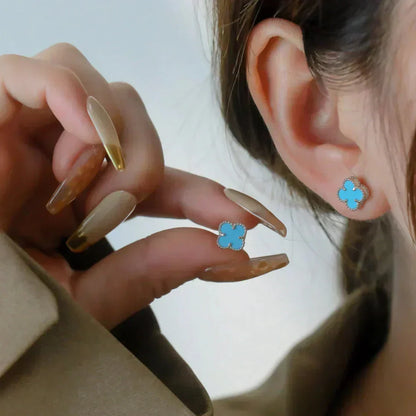 [Kismet Jewels ]CLOVER MINI 9.5MM ONYX STUD EARRINGS SILVER