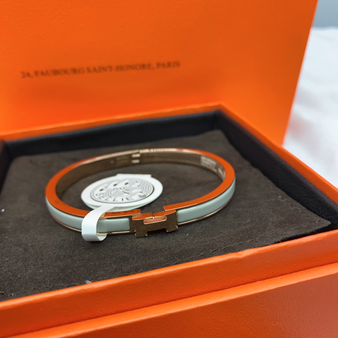 [Kismet Jewels ]CLASSIC HM CLIC GREEN 8MM ENAMEL BRACELET