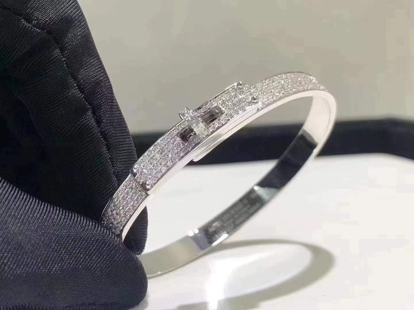 [Kismet Jewels ]HM KELLY BRACELET IN SILVER AND FULL PAVE DIAMOND