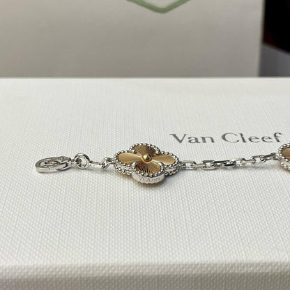 [Kismet Jewels ]CLOVER  5 MOTIFS  CHRISTMAS LIMITED EDITION BRACELET